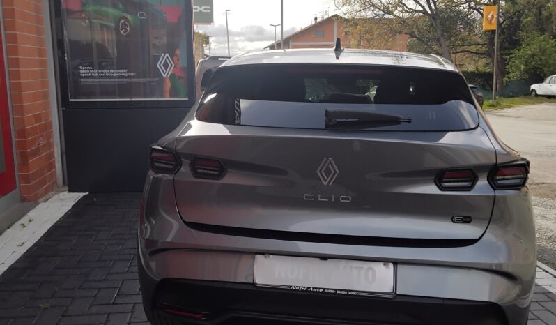 Renault Clio 6  techno full hybrid E-Tech 160 pieno