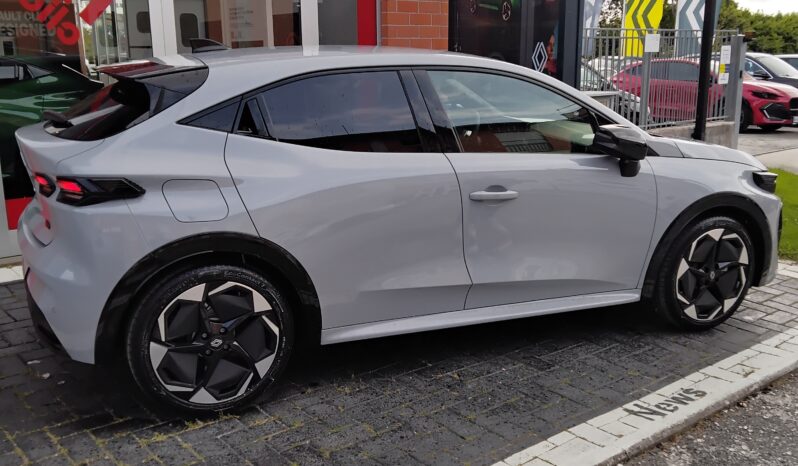 Renault Clio 6  techno full hybrid E-Tech 160 pieno