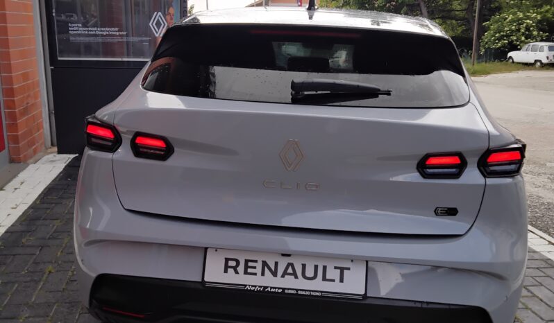 Renault Clio 6  techno full hybrid E-Tech 160 pieno
